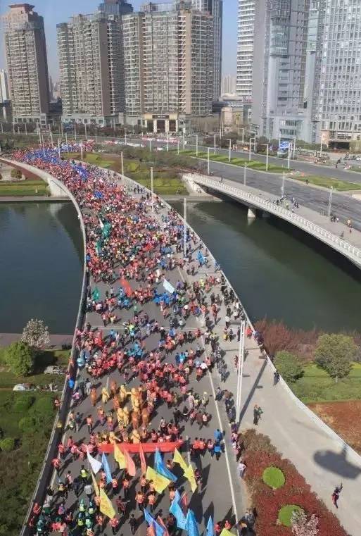 鳴槍開炮，奔跑吧，寶貝！