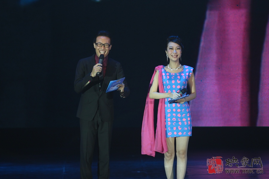 現(xiàn)場(chǎng)主持人雨晨、小糖 現(xiàn)場(chǎng)主持人雨晨、小糖