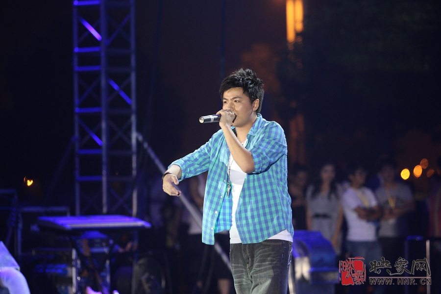 RAP新聞王——文博說唱版《老男孩》 RAP新聞王——文博說唱版《老男孩》