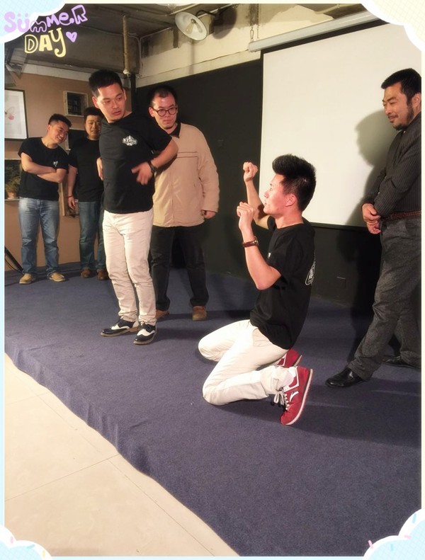 難度增加,連動作都由觀眾設定~行軍打仗中,路飛是有多怕死? 難度增加,連動作都由觀眾設定~行軍打仗中,路飛是有多怕死?