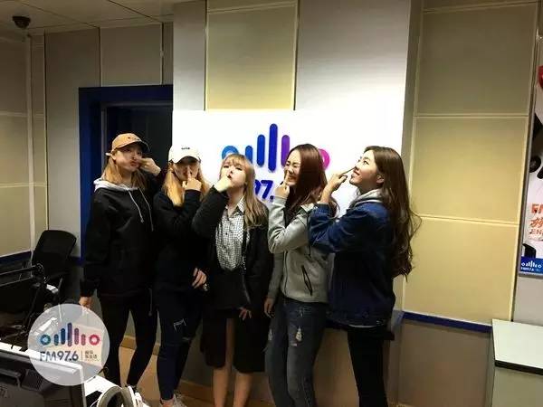 豬鼻行動!預備……按!長腿妹妹都是天然美女哦! 豬鼻行動!預備……按!長腿妹妹都是天然美女哦!