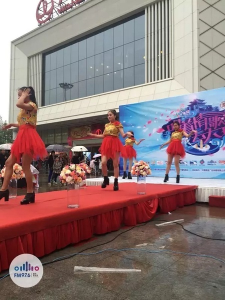 勁歌熱舞 火辣開場 菇?jīng)鰝兒芫礃I(yè)哦 勁歌熱舞 火辣開場 菇?jīng)鰝兒芫礃I(yè)哦