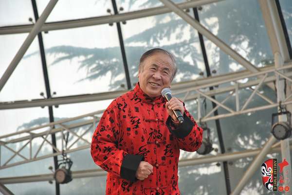 著名豫劇表演藝術(shù)家任宏恩演唱《倒霉大叔的婚事》選段 著名豫劇表演藝術(shù)家任宏恩演唱《倒霉大叔的婚事》選段