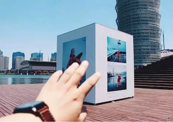 撫摸現(xiàn)代 撫摸現(xiàn)代