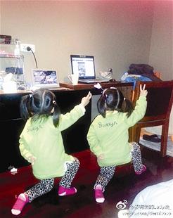 艦載機起飛手勢引發模仿熱潮 艦載機起飛手勢引發模仿熱潮