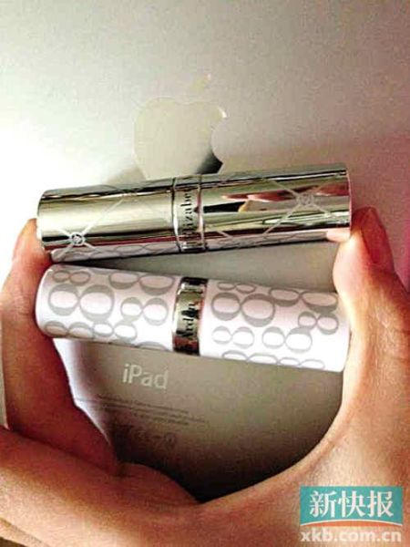 產品包裝和唇膏顏色明顯不同。