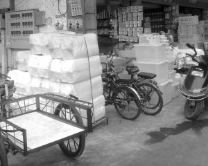 媒體暗訪全國最大發泡餐具產地 老板稱有毒從不用 媒體暗訪全國最大發泡餐具產地 老板稱有毒從不用