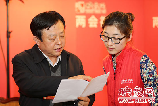 全國人大代表喬彬接受映象網(wǎng)采訪。 全國人大代表喬彬接受映象網(wǎng)采訪。