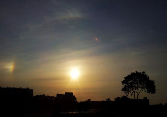 上海現(xiàn)“3個太陽” 上海現(xiàn)“3個太陽”