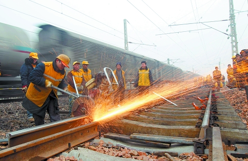 百年京廣鐵路為南水北調總干渠“讓路” 百年京廣鐵路為南水北調總干渠“讓路”