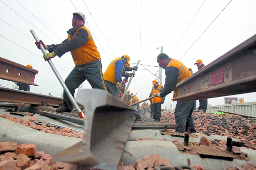 百年京廣鐵路為南水北調總干渠“讓路” 百年京廣鐵路為南水北調總干渠“讓路”