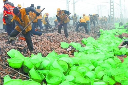 百年京廣鐵路為南水北調總干渠“讓路” 百年京廣鐵路為南水北調總干渠“讓路”