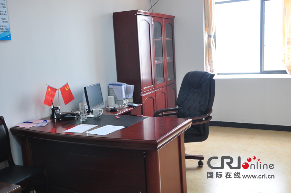 2013年10月21日,長沙云蓋村欠債千萬新建的豪華村部樓。 2013年10月21日,長沙云蓋村欠債千萬新建的豪華村部樓。