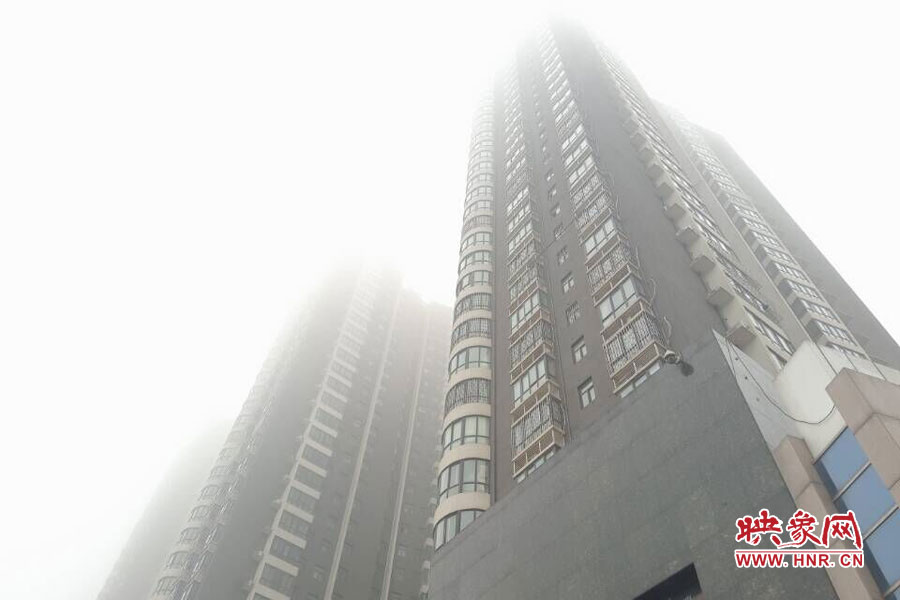 已經很難看到大樓的全貌 已經很難看到大樓的全貌