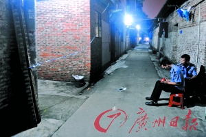 事發出租屋前拉起了警戒線，警方正在現場調查。記者陳楓攝