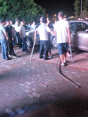 現場疑似多人發生爭執