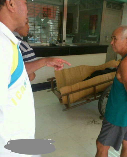 鄧漢林說,鄧某芳死后,雙方一直僵持到當(dāng)晚9點(diǎn)多,最后以信用社賠償13萬而告終。 鄧漢林說,鄧某芳死后,雙方一直僵持到當(dāng)晚9點(diǎn)多,最后以信用社賠償13萬而告終。