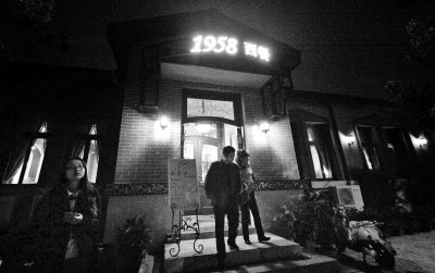 人大校內開俄式餐廳2人一餐吃掉半月伙食費 人大校內開俄式餐廳2人一餐吃掉半月伙食費