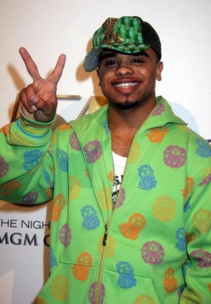 美國歌手Raz-B浙江夜店撈金被酒瓶砸頭陷昏迷 美國歌手Raz-B浙江夜店撈金被酒瓶砸頭陷昏迷