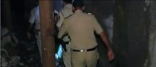 警方在犯罪現場進行調查