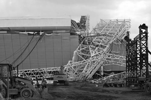 圣保羅市伊塔蓋拉球場坍塌現(xiàn)場。