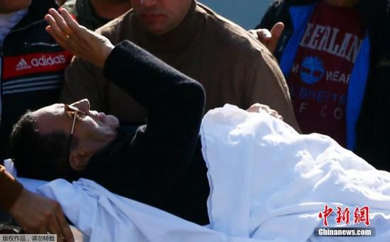 　埃及法院29日作出終審判決，裁決前總統(tǒng)穆巴拉克涉嫌謀殺示威者一案不成立，穆巴拉克將無罪釋放。圖為穆