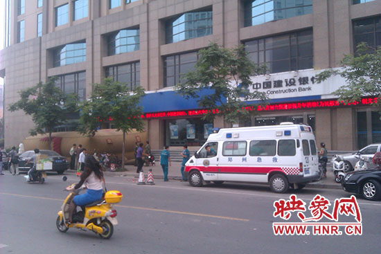 救護人員準備救援 救護人員準備救援