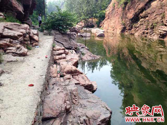 游客落水處。