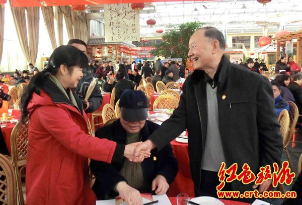 各地舉行毛澤東誕辰119周年紀念活動 各地舉行毛澤東誕辰119周年紀念活動