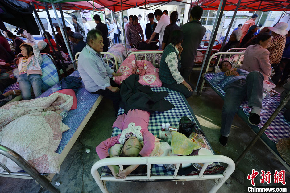 甘肅定西地震:岷縣永光村救援現(xiàn)場直擊 甘肅定西地震:岷縣永光村救援現(xiàn)場直擊