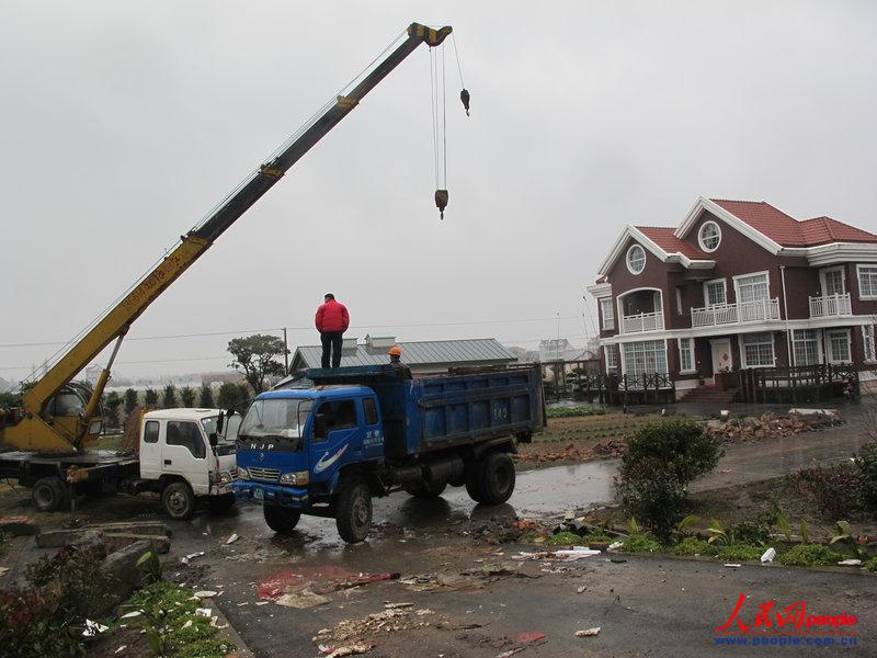 上海浦東一副區長“2600平方米豪宅”圍墻被拆