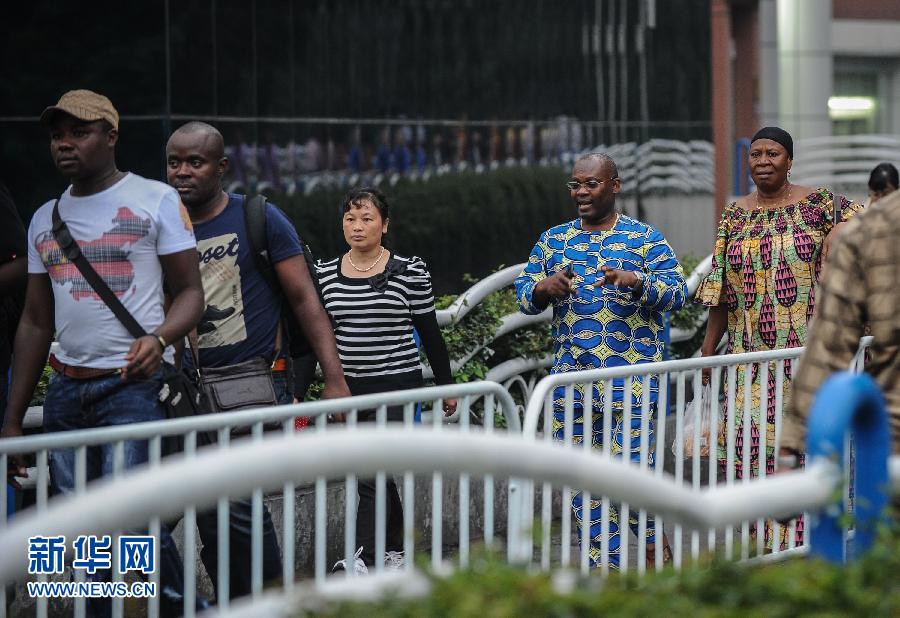 （城鄉(xiāng)熱點(diǎn)）（4）“廣漂”非洲人的“中國夢”