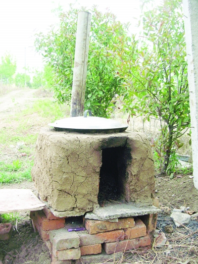 簡易的鍋灶。任國勇攝 簡易的鍋灶。任國勇攝