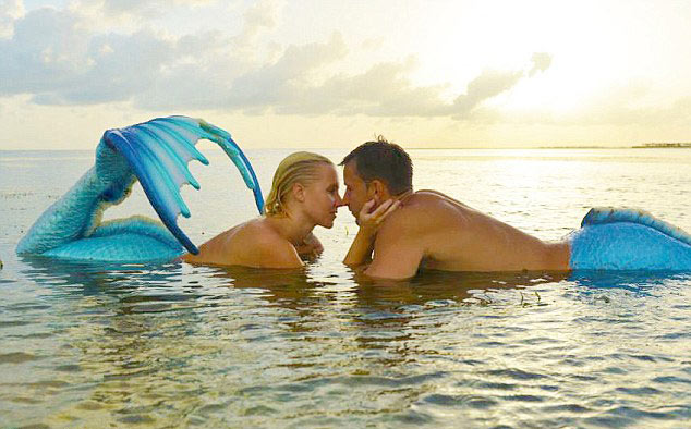 "美人魚情侶"的唯美愛情. "美人魚情侶"的唯美愛情.