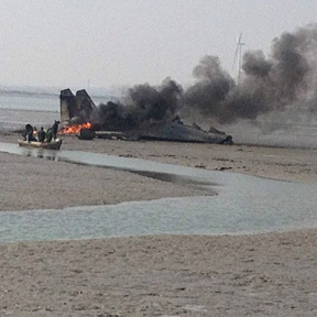 我軍戰機在墜毀現場