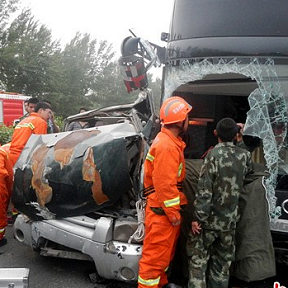 內蒙古通遼三車相撞