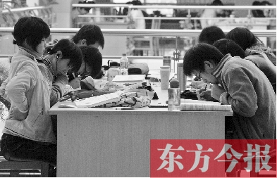 專家認(rèn)為,內(nèi)地高校對學(xué)生創(chuàng)造性、自主性的培養(yǎng)不及港校 專家認(rèn)為,內(nèi)地高校對學(xué)生創(chuàng)造性、自主性的培養(yǎng)不及港校