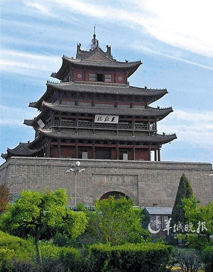 山東聊城古城整修一新的光岳樓 徐速繪 攝 山東聊城古城整修一新的光岳樓 徐速繪 攝