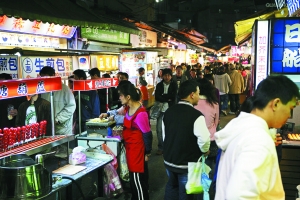 品味臺灣,又怎能錯過那些親民夜市。 品味臺灣,又怎能錯過那些親民夜市。