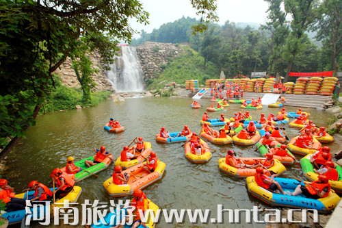 美酒晚會比賽一個都不少 四月到金頂山景區樂翻天 美酒晚會比賽一個都不少 四月到金頂山景區樂翻天