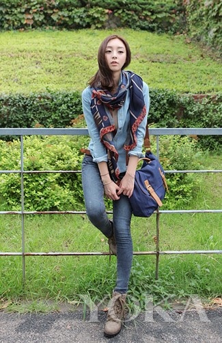 寒冬PK內秀時尚 輕薄圍巾是主角 寒冬PK內秀時尚 輕薄圍巾是主角