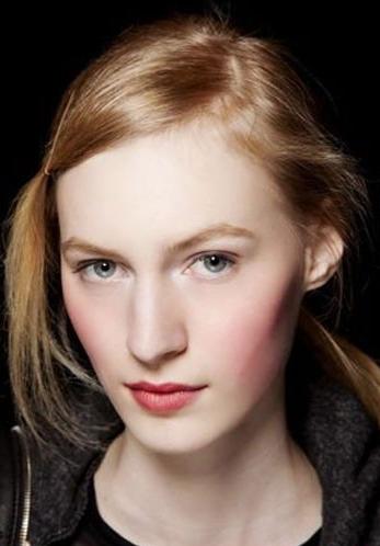 色彩+刷法 心機腮紅提升超萌系數 色彩+刷法 心機腮紅提升超萌系數