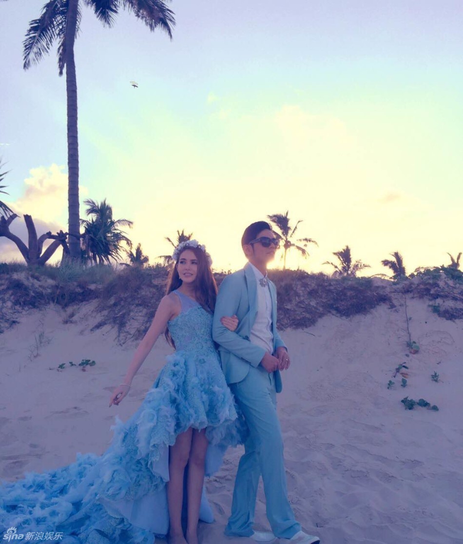 周杰倫昆凌澳洲婚宴海邊浪漫留影 周杰倫昆凌澳洲婚宴海邊浪漫留影