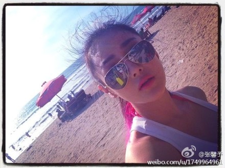 張馨予在印尼輕裝開工，但一想到要返回北京，即時(shí)打冷震