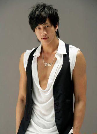 何潤東稱微博被盜號警方回應暫不立案 何潤東稱微博被盜號警方回應暫不立案