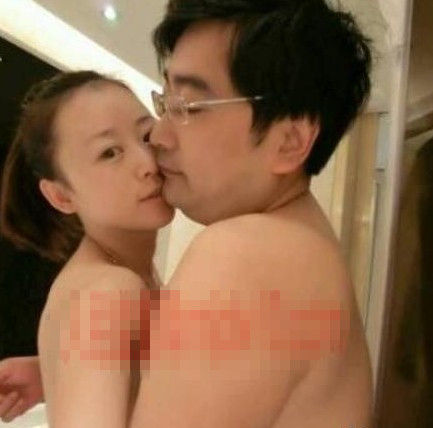 網傳女主播被國家檔案局官員包養4年艷照曝光