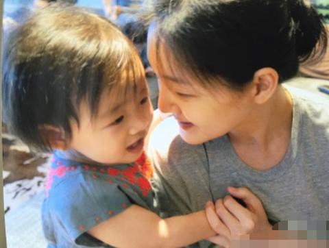 大S素顏與愛女合影示愛:感謝你當我的孩子 大S素顏與愛女合影示愛:感謝你當我的孩子