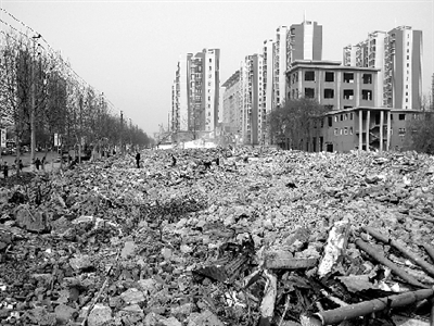 隴海路中原區段“天上人間”拆除后 隴海路中原區段“天上人間”拆除后