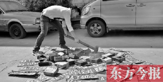 “老的哥”揭“黑車”猖獗原因,建議倒查假車牌、出租車使用機打發票 “老的哥”揭“黑車”猖獗原因,建議倒查假車牌、出租車使用機打發票