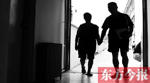 生活節奏加快,再加上工作壓力大,現在年輕人很容易忽略退休在家、更需要關心的老人 記者 張曉冬/圖 生活節奏加快,再加上工作壓力大,現在年輕人很容易忽略退休在家、更需要關心的老人 記者 張曉冬/圖